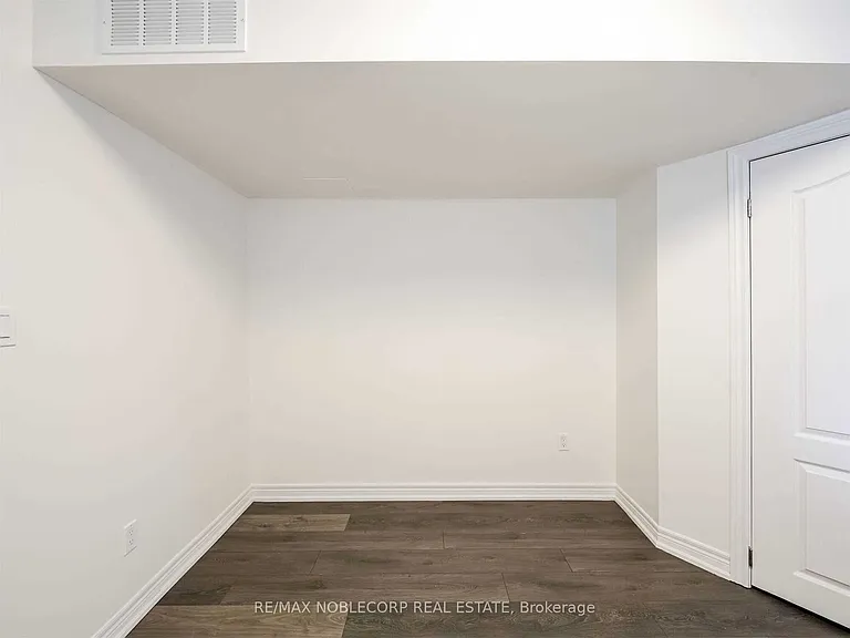 71 Pierre Berton Blvd — Photo 26