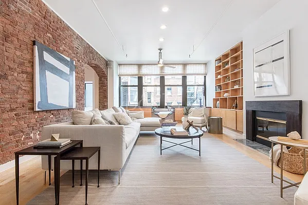 Sold by Brick&Mortar | media 39