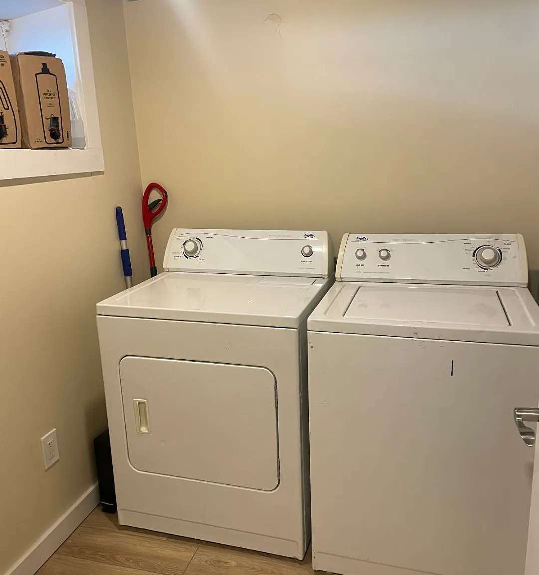 3 bed, 1000 sqft, $2,100 — Photo 3