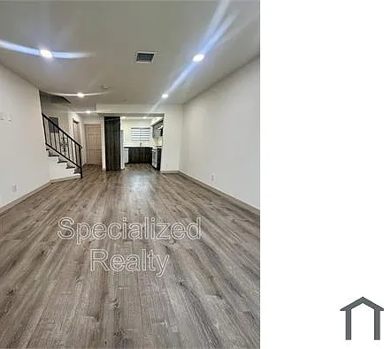 2 bed, $2,995 — Photo 1