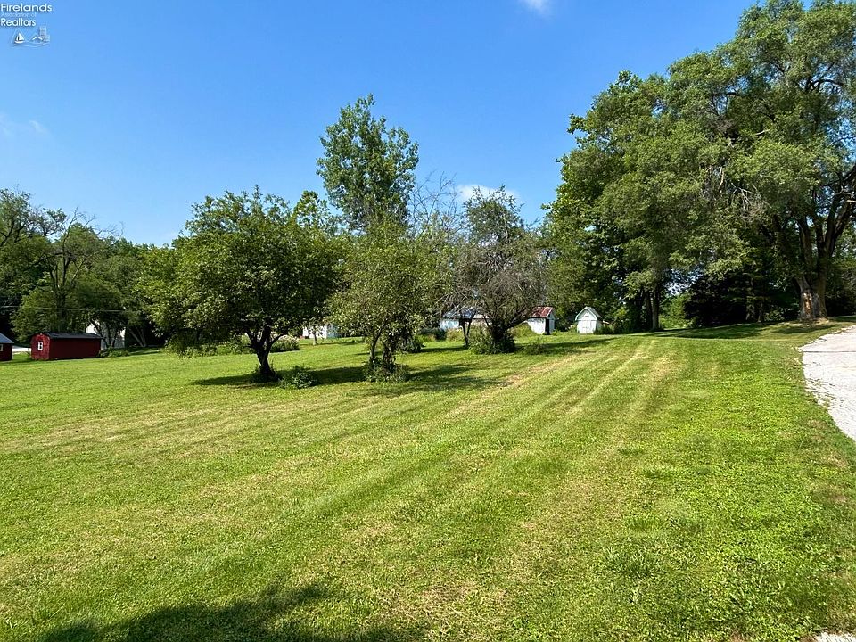 2nd image of 2031 W County Road 52