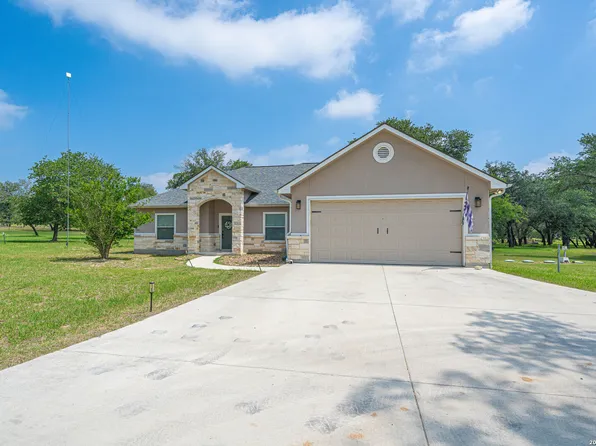 521 COUNTY ROAD 6868 E, Natalia, TX 78059