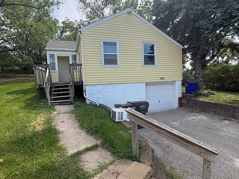 1433 Wilson Ave SW — Photo 9
