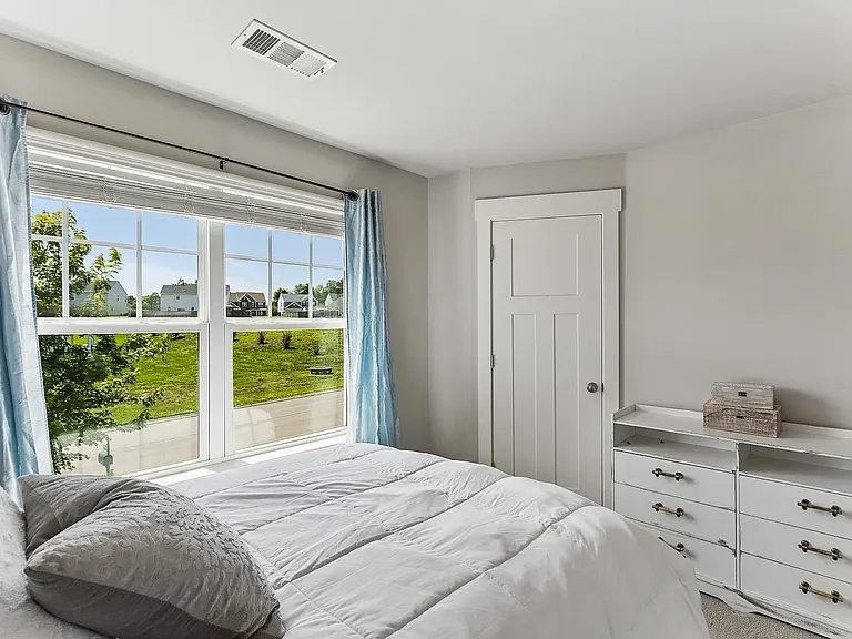 3041 Commonwealth Dr — Photo 32
