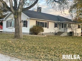 9517 Illini Ln, Palmyra, IL 62674