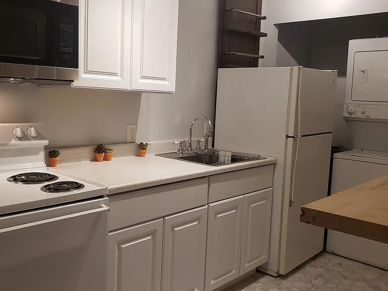 1417 Pine St — Photo 5