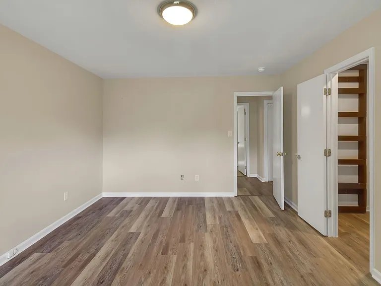 106 Brenda Dr — Photo 7