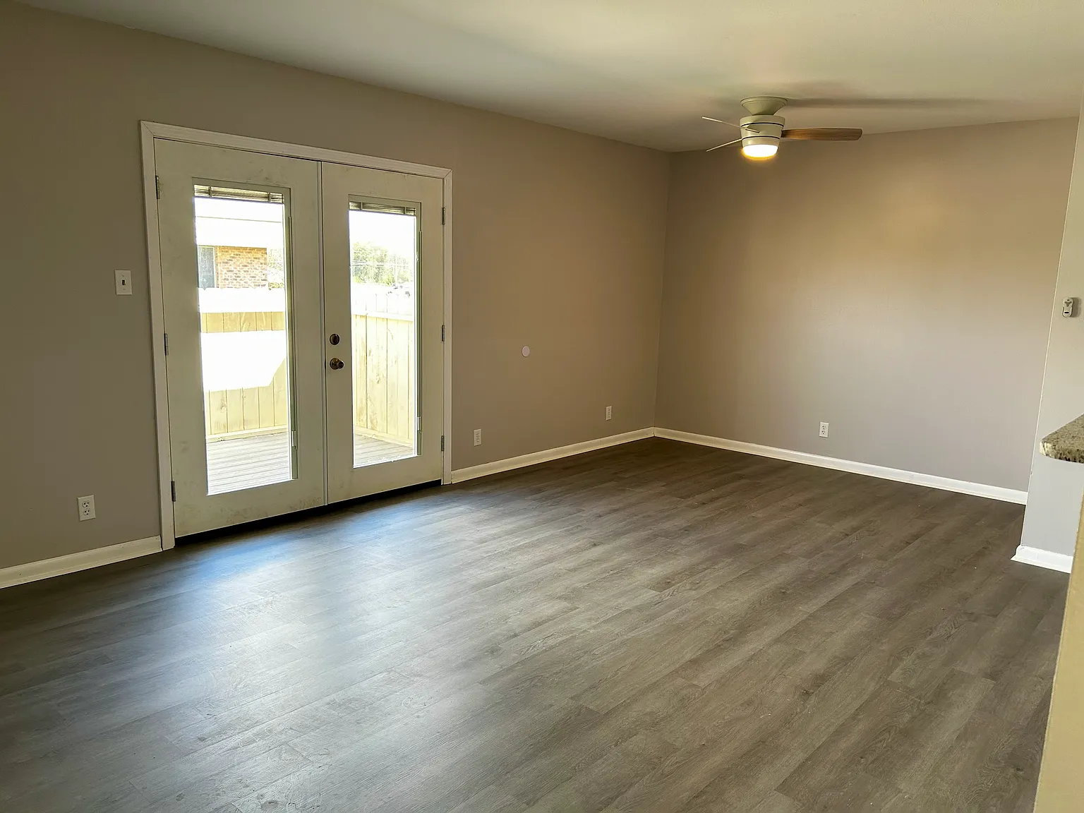 2 bed, 975 sqft, $900 — Photo 4