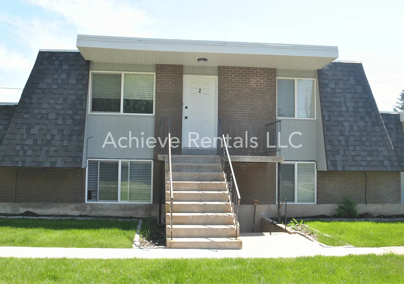 941 N 350 E — Photo 1
