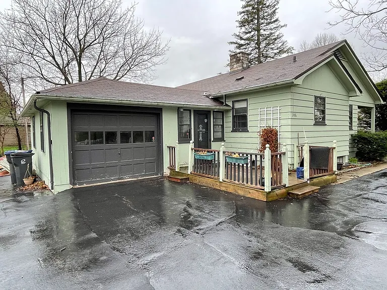 106 Highland Ave — Photo 11