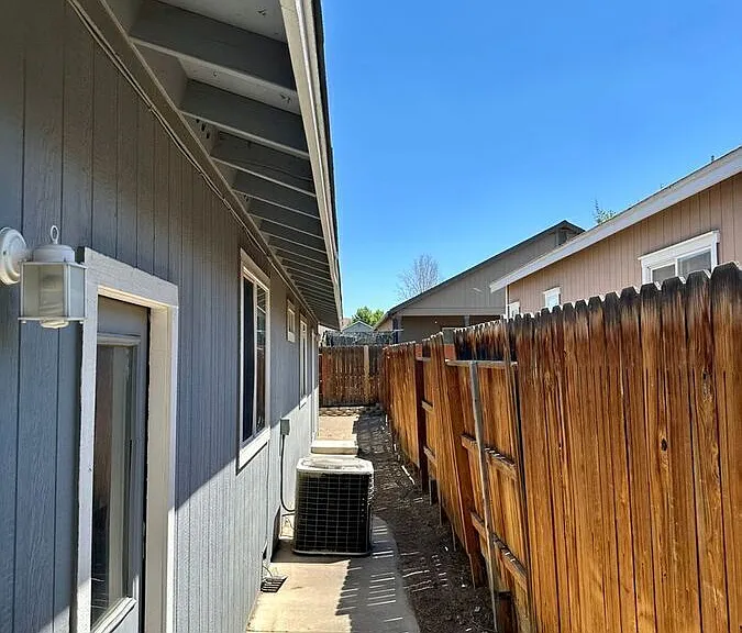 469 Jennys Ln — Photo 31