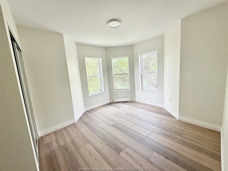 706 Marentette Ave #3 — Photo 9