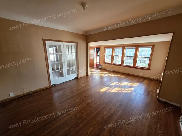 6144 Garfield Ave, Hammond, IN 46324