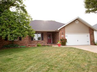 1107 N 15th Ave, Ozark, MO 65721