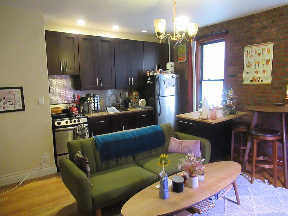 1st image of 1035 Union St APT 4E