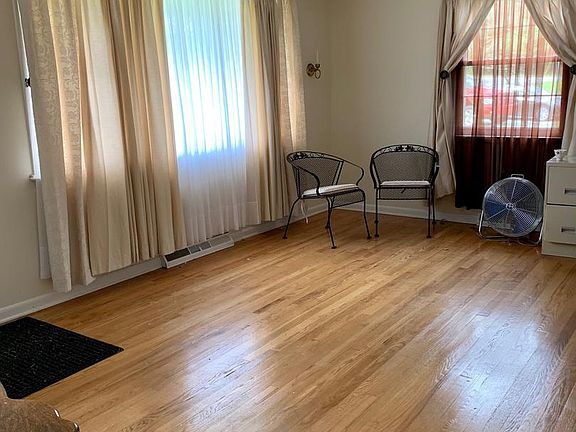 3rd image of 285 Northview Dr