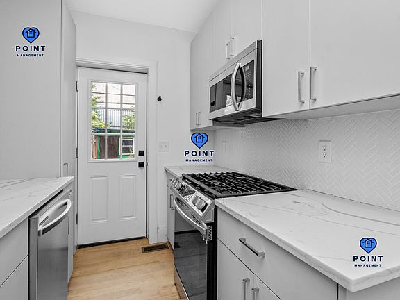 3rd image of 86 Chelsea St