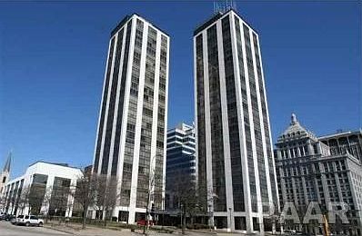 1st image of 125 W Jefferson St