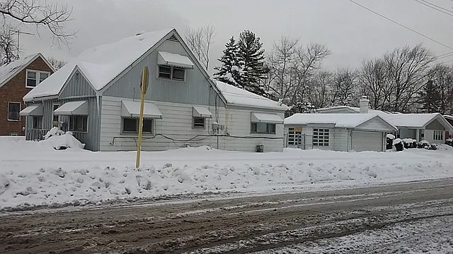 32 W Sibley Blvd photo 1