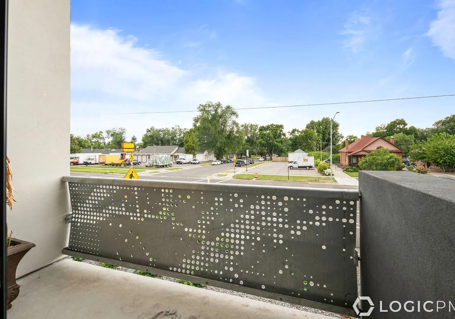 Stunning Townhome In Excellent SLC Location! — Photo 2