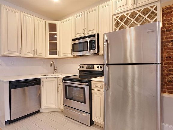 2nd image of 1277 Herkimer St #1