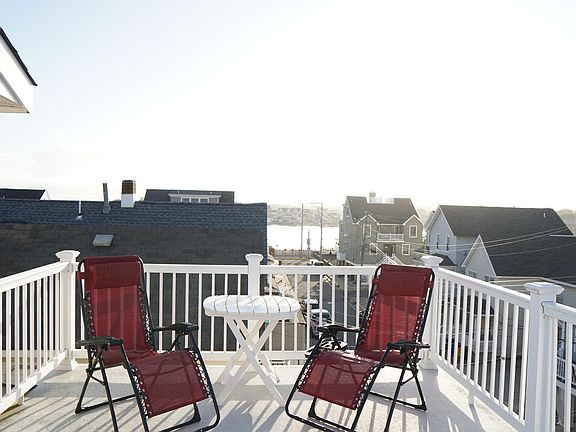 rooftop balcony with ocean & bayview