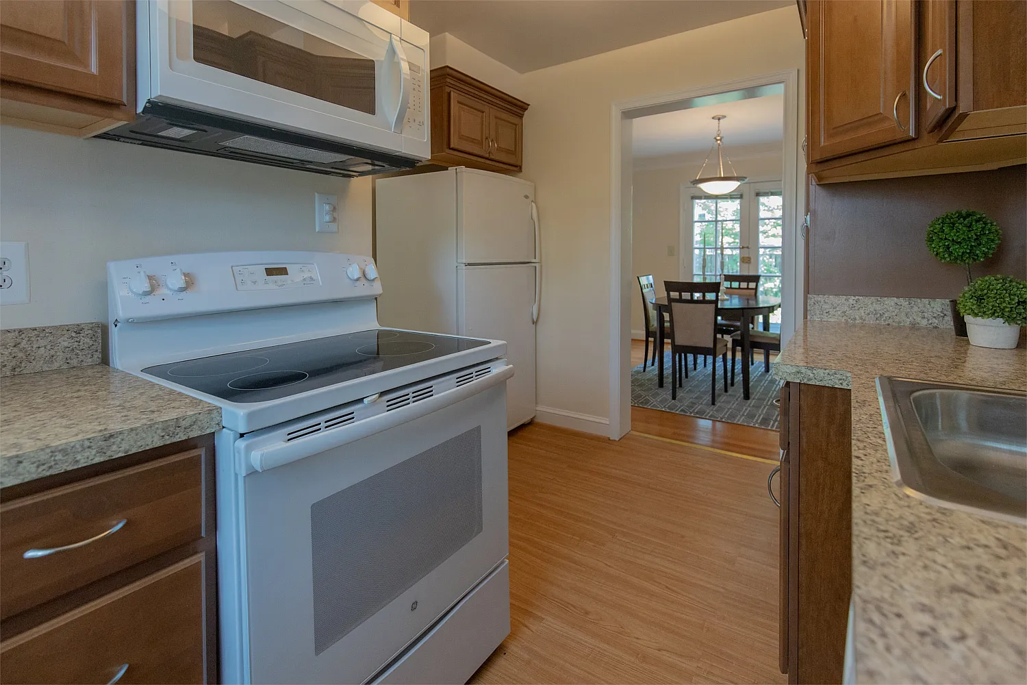 Chase Manor — Photo 2