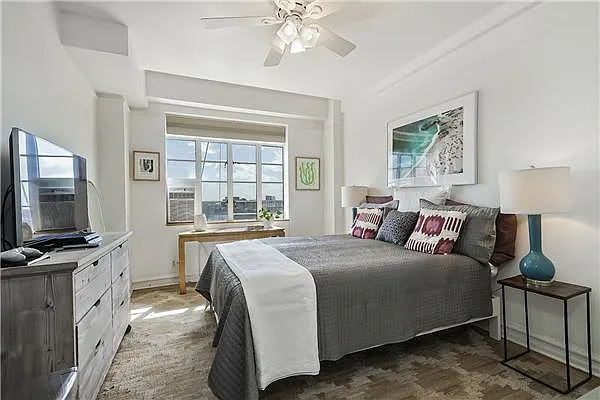 Sold by Avenue Sotheby's International Realty | media 13