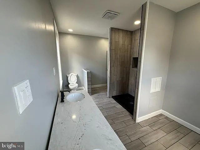 440 Henry St — Photo 7
