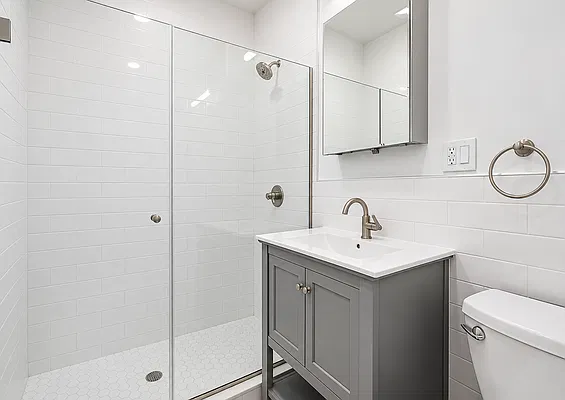 Bathroom, photo 1