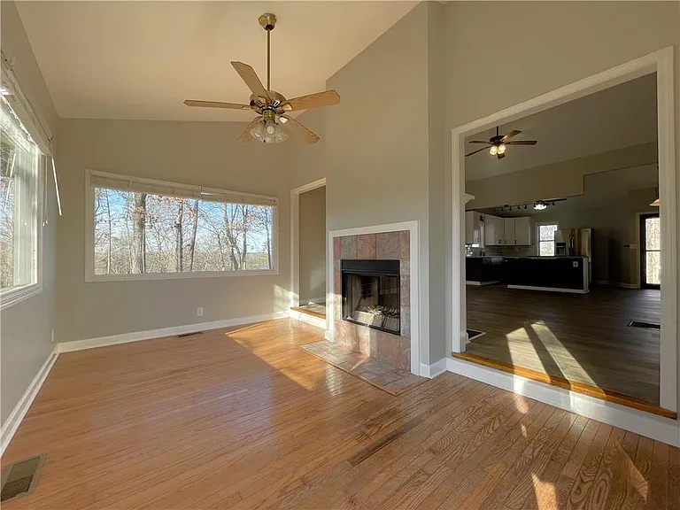 3492 Point View Cir — Photo 42