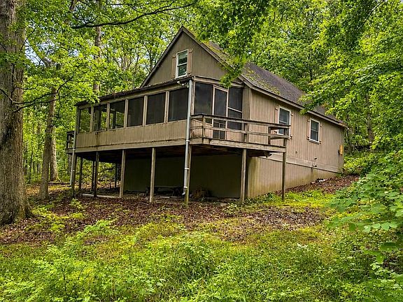 2nd image of 903 Pin Oak Rd