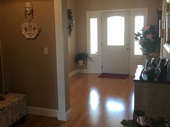 3rd image of 3713 Corinne Ave
