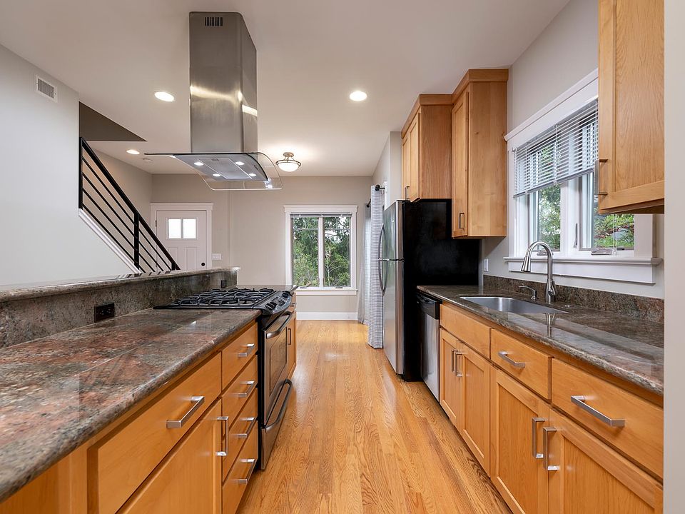 1st image of 1321 El Camino Real #2