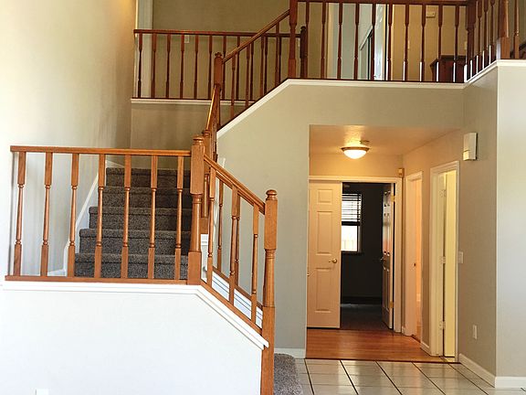 5th image of 494 Hotchkiss St