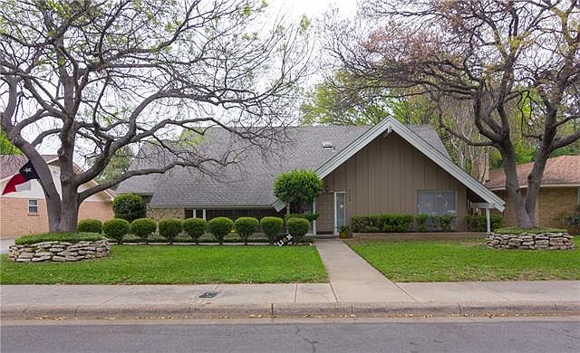 1st image of 2109 Juanita Dr