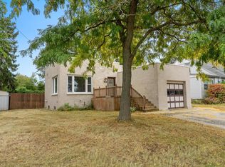 1011 Dewey St, Manitowoc, WI 54220