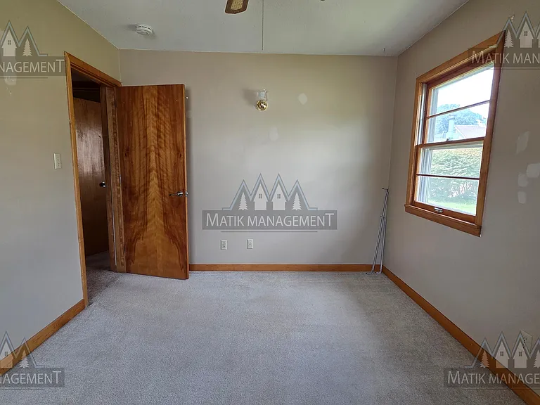 208 3rd St SW — Photo 29