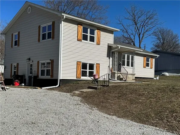 1601 W Chestnut St, Savannah, MO 64485