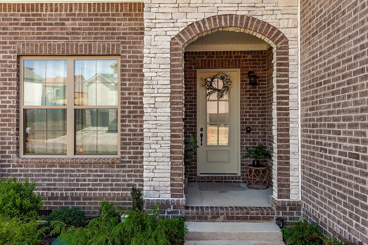 3 bed, 1520 sqft, $2,300 — Photo 2