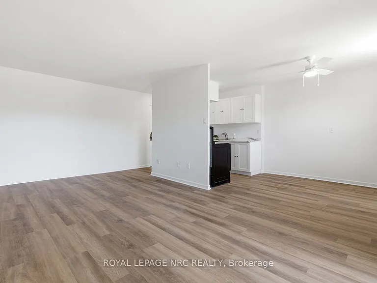 485 Thorold Rd #302 — Photo 12