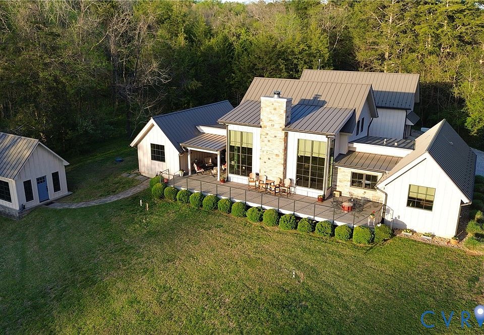 1st image of 794 River Rd W