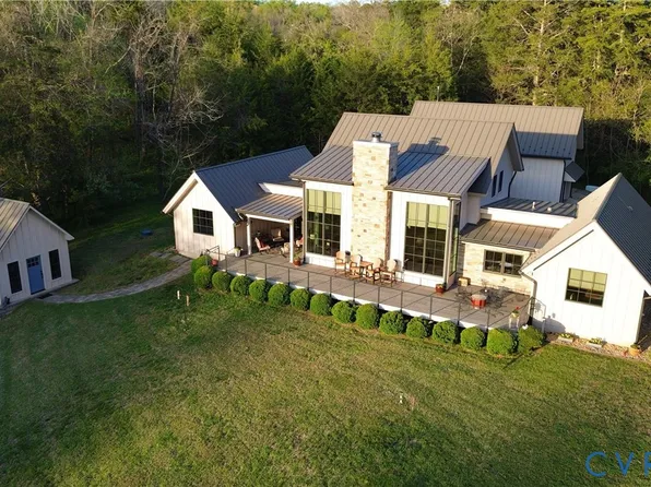 794 River Rd W, Manakin Sabot, VA 23103