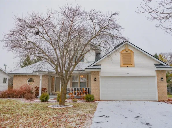 1413 N Wuthering Hills Dr, Janesville, WI 53546