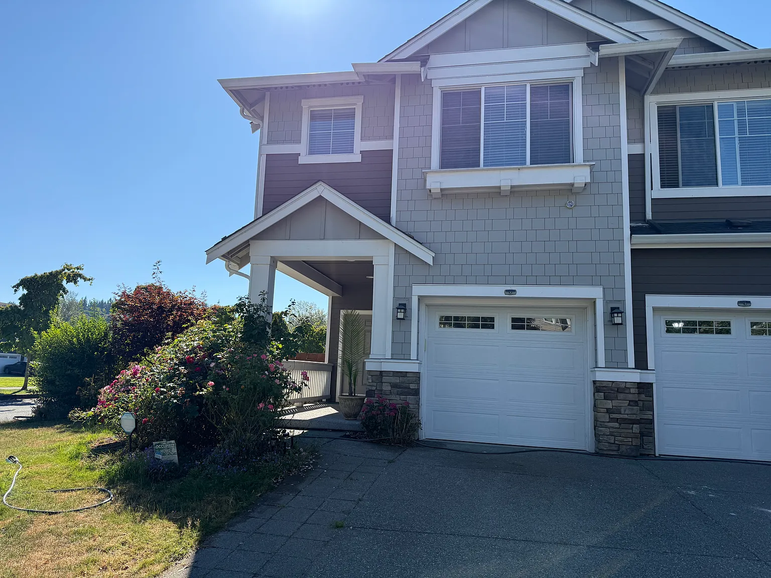4 bed, 2.5 bath, 2397 sqft, $3,500 — Photo 2