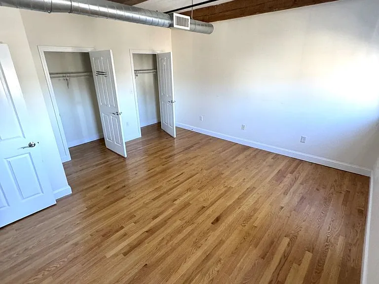 32 Vila LLC — Photo 4