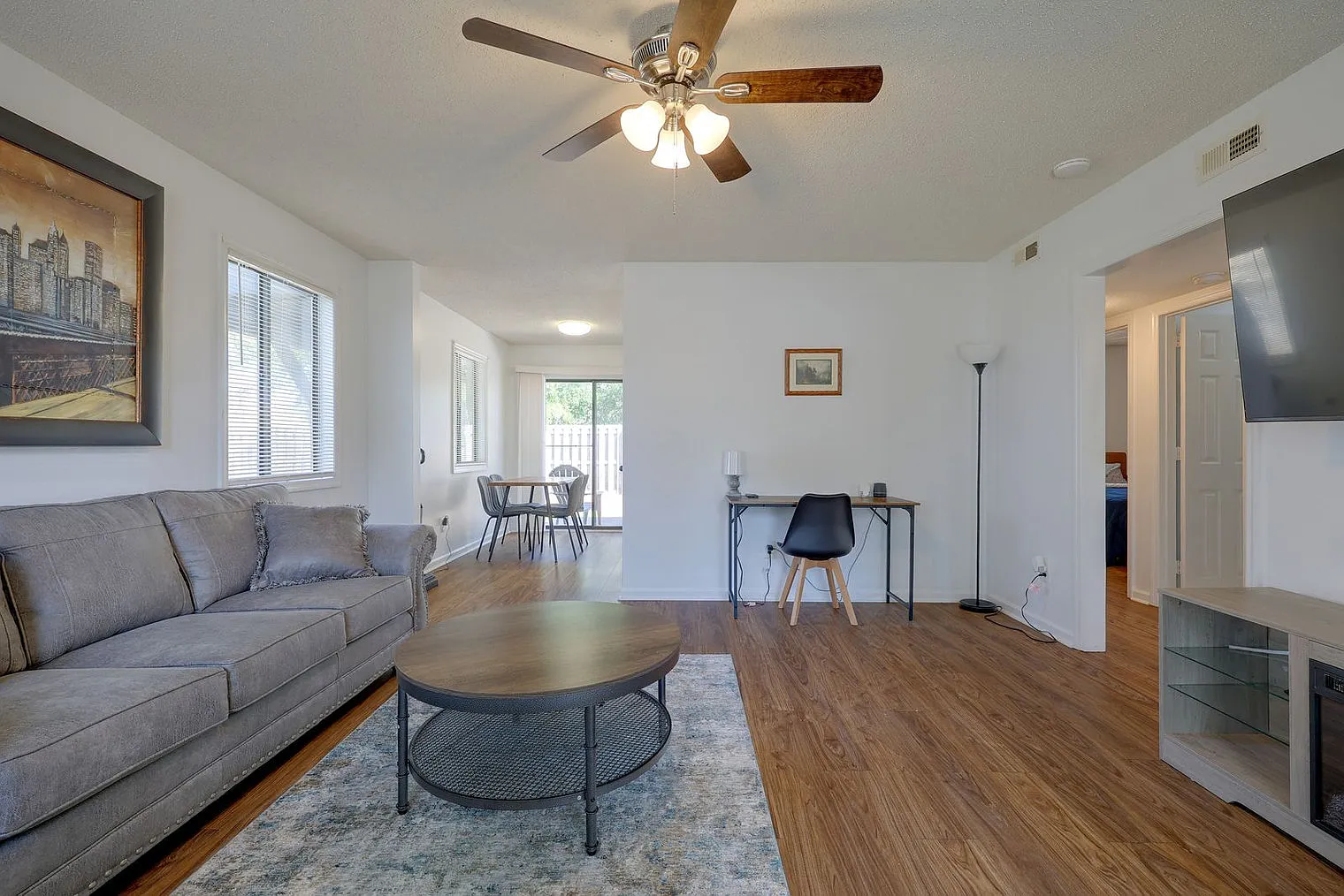 2 bed, 2.0 bath, 871 sqft, $3,128 — Photo 4