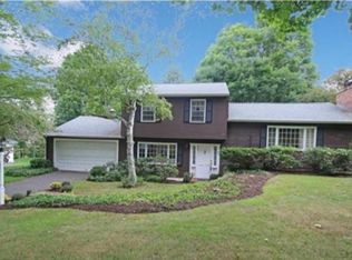 22 Curtis Rd, Middlebury, CT 06762