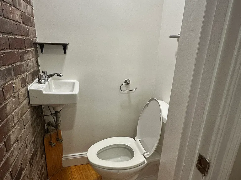 139 Salem St #1 — Photo 19