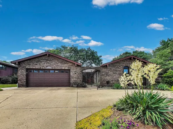 414 N Wolf Rd, Des Plaines, IL 60016